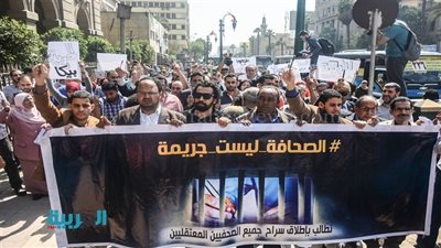 بالفيديو.. تامر أمين: الحكومة والرئاسة والنيابة تساند الداخلية أمام الصحفيين