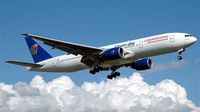 خبير أمني: ذبذبات الصندوق الأسود تنفي سقوط الطائرة المفقودة في المياه