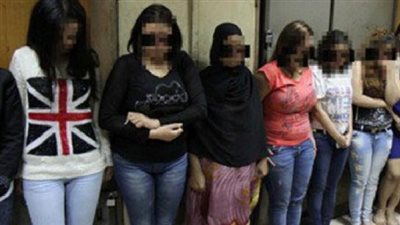 ضبط 6 فتيات أثناء ممارستهن الدعارة داخل فندق بالجيزة