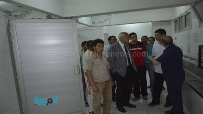 بالصور.. نائب رئيس جامعة المنصورة في زيارة مفاجئة لمدينة الطلبة