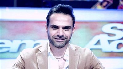 شاهد.. أمير طعيمة يدعم مخرج فيلم 