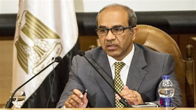 رئيس لجنة التحقيق في حادث مصر للطيران يجتمع بوفد فرنسي