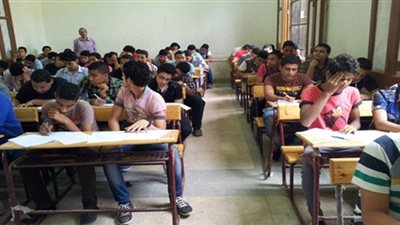 630 ألفًا و223 طالبًا يؤدون امتحانات الدبلومات داخل 2421 لجنة