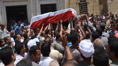 جنازة عسكرية لشهيد الشرطة بعد اشتباكات عرب الوالدة بحلوان 
