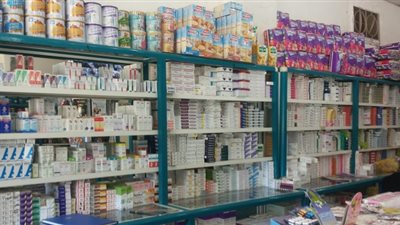 أستاذ اقتصاد: رفع سعر الدواء قرار غير إنساني