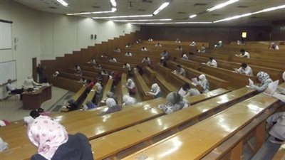 وزير التعليم العالي يتفقد سير الامتحانات بجامعة عين شمس