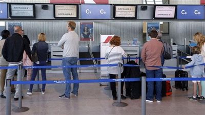 فرنسا تبدأ العمل بنظام سجل البيانات في مطاري رواسي ونيس