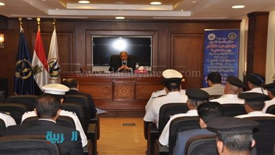 بالصور.. دورات تدريبية لضباط الشرطة في حقوق الإنسان 