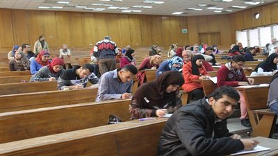 عميد دار علوم القاهرة يحقق في واقعة توزيع 