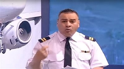 بالفيديو.. القرموطي يعتذر عن الظهور بملابس الطيار المصري 