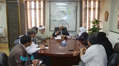 محافظ السويس يؤكد على قيادات الأزهر الاهتمام بتطوير المعاهد