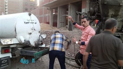  بالصور.. ضبط خلاطة بناء مخالفة بالمنيب 