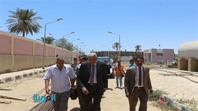 بالصور.. محافظ السويس يتفقد محطة مياه غرب النفق