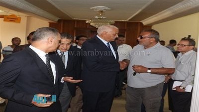 بالصور.. محافظ السويس يطمئن على فندق 