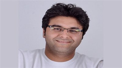  منظم الحفلات وليد منصور ينجو من حادث مروري مروع