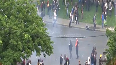 بالفيديو.. اشتباكات بين الشرطة الفرنسية ومحتجين على قانون العمل