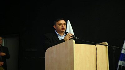 وزير إسرائيلي  يستقيل احتجاجًا على تعيين ليبرمان وزيرًا للدفاع