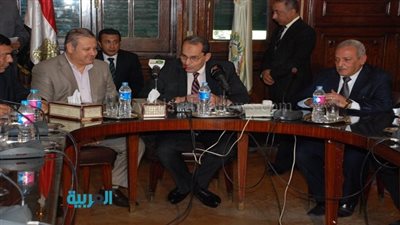 بالصور.. وزير الزراعة يسلم 30 منتفعًا بهيئة التعمير عقود تقنين أوضاعهم