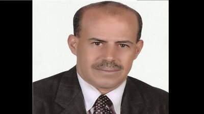 العاملون بـ