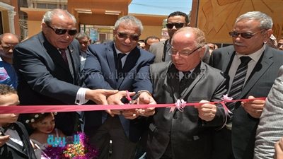 بالصور.. وزيرا الثقافة والتنمية المحلية يفتتحان مبنى مركز ملوى
