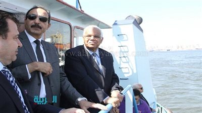 بالصور.. وزير النقل يتفقد أعمال تطوير ميناءي الإسكندرية والدخيلة 