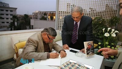 بالصور.. توقيع كتاب 