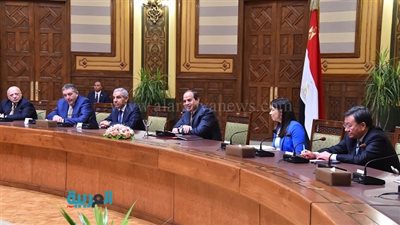 السيسي يستقبل وفدًا من المشاركين في الملتقى الثاني للاستثمار.. الرئيس: مصر بوابة العبور إلى إفريقيا وأوروبا.. حريصون على استقرار سوق النقد الأجنبي