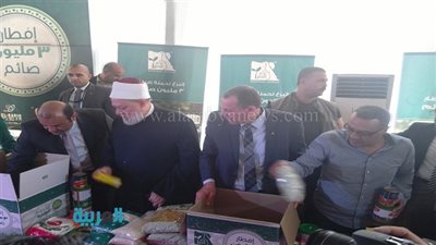 بمشاركة فنانين ونجوم كرة.. وزير التموين والمفتي السابق يدشنان حملة إفطار 3 ملايين صائم.. 