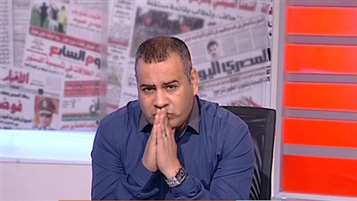 بالفيديو.. القرموطي يقف دقيقة حدادًا على أرواح شهيدي الشرطة بسيناء