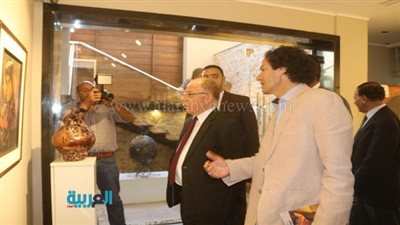 بالصور.. وزير الثقافة عن معرض الفنان عبدالعال: تجسيد لملامح المرأة بمصر