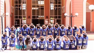 طلاب الجامعة البريطانية يتضامنون مع زميلهم المحبوس 