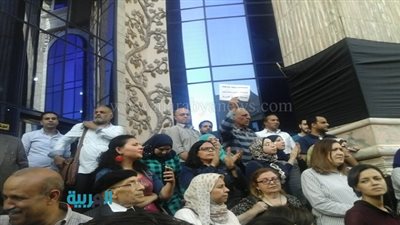 عشرات الصحفيين يحتجون على احتجاز 