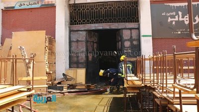 بالصور.. إخماد حريق بمخازن أخشاب في السيدة زينب 