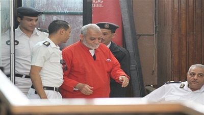 بالفيديو.. مشادات بين المتهمين في 