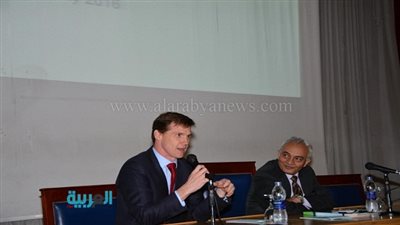 السفير البريطاني لمسئول بـ