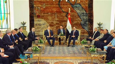 بالصور.. ننشر تفاصيل لقاء السيسي ورئيس وزراء المجر