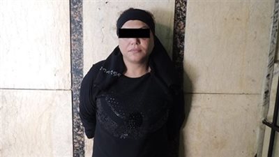 ضبط ربة منزل حاولت سحب نصف مليون جنيه بالتزوير في الإسكندرية