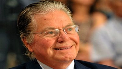 بالفيديو.. حسين فهمي يستعرض تاريخ 