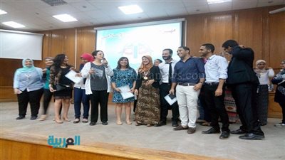 بالصور.. تكريم الفائزين في مشروعات تخرج 