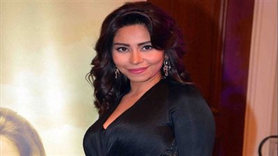 بالفيديو.. شيرين تغني 