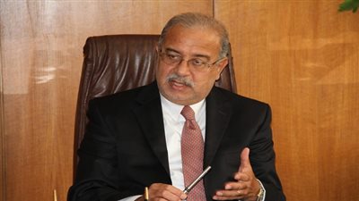 رئيس الوزراء يتابع امتحانات الثانوية من غرفة عمليات 