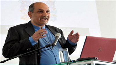 الناقد ياسر ثابت يكشف خطأ مخرج 