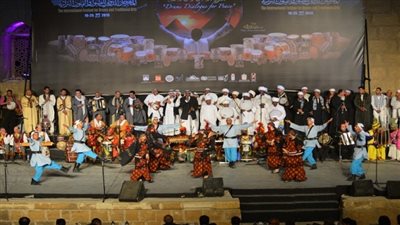 إنشاد ديني ومعارض فنون تشكيلية على مسرح شارع المعز