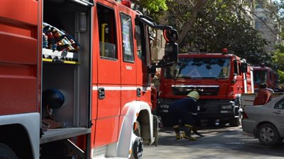 إخماد حريق بشركة سيارات في الدقي 