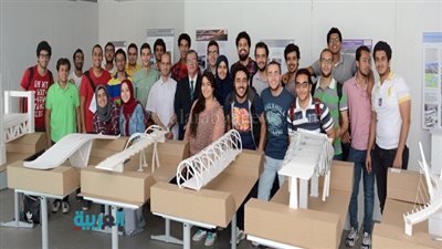 بالصور.. طلاب الجامعة الألمانية يصممون نموذجًا لـ 20 كوبري