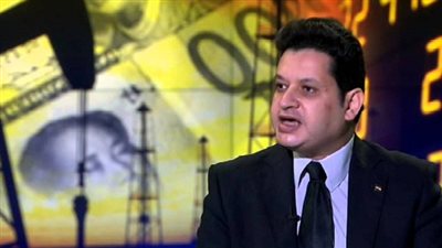 بالفيديو.. خبير اقتصادي: مصر تسير في طريق الإفلاس