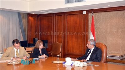 وزير الصناعة يبحث مع سفيرة البرتغال سبل التعاون بين البلدين