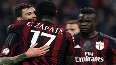 الميلان يجدد تعاقد قلبي الدفاع الكولمبيين