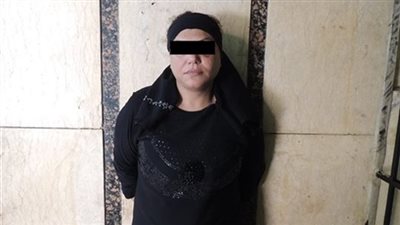 إلقاء القبض على خادمة لسرقتها 76 ألف دولار بالنزهة 