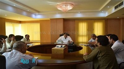 محافظ الفيوم يلتقي أهالي قرية الخمسين ويأمر بحل مشاكلهم